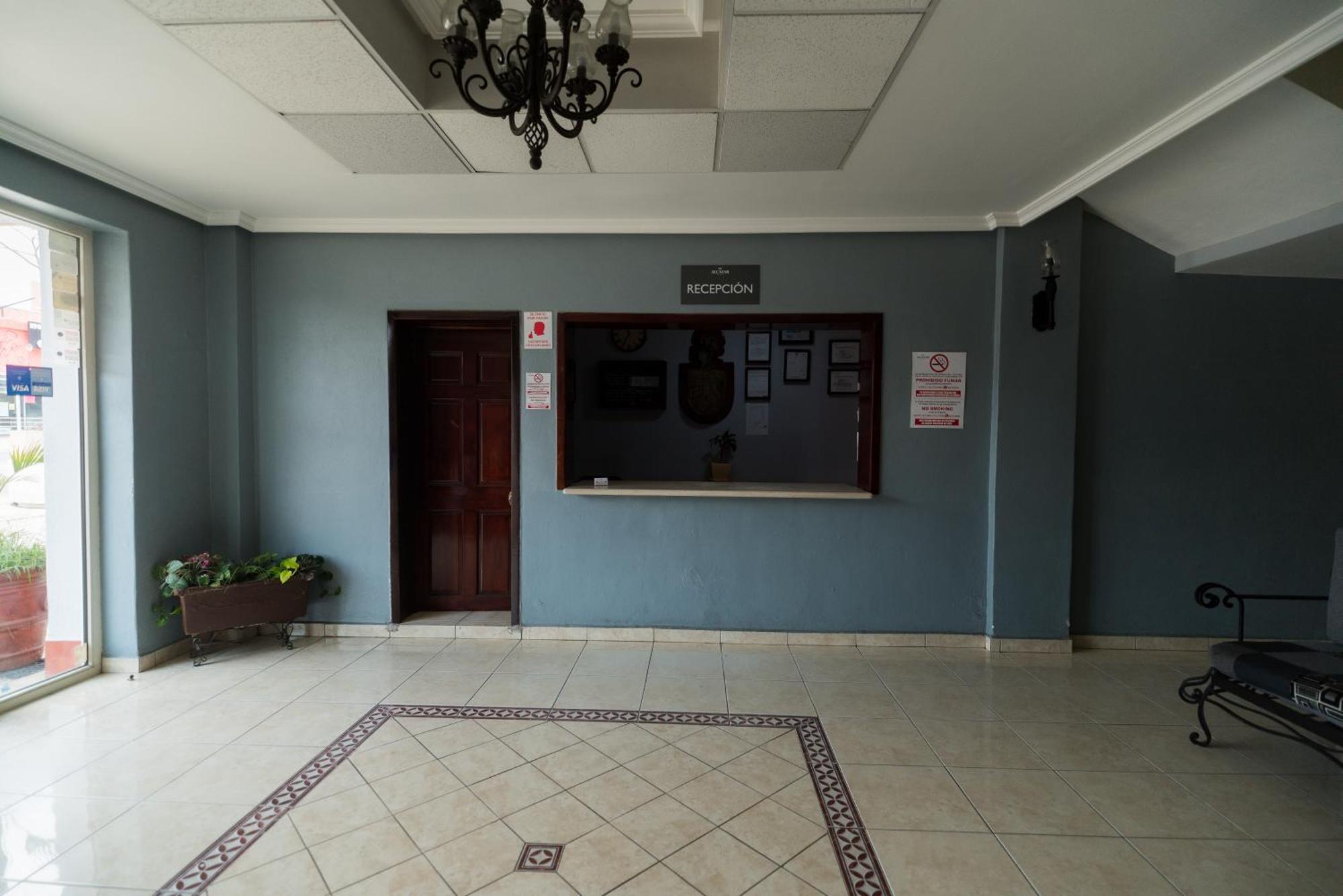Hotel Alcazar - Guadalajara Centro Historico Buitenkant foto